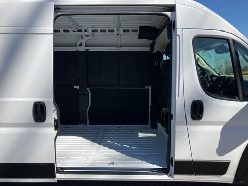 Used 2023 RAM ProMaster 3500 w/ Convenience Group image 20