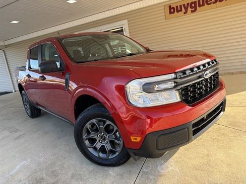 Used 2023 Ford Maverick XLT image 2