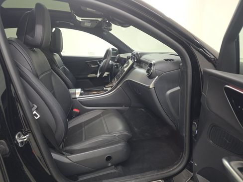 Used 2024 Mercedes-Benz GLC 300 4MATIC image 7