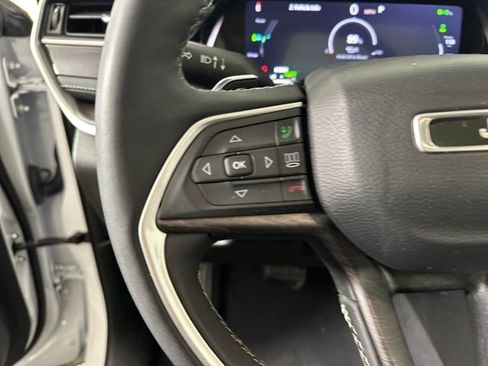 Used 2023 Jeep Grand Cherokee 4WD 4xe image 15