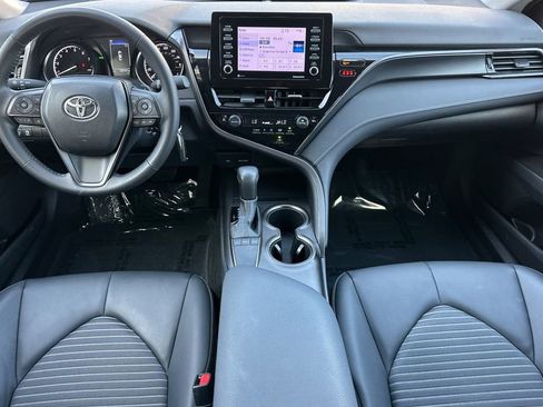 Used 2024 Toyota Camry SE image 14
