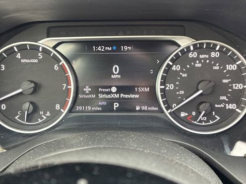 Used 2021 Nissan Rogue SV w/ Premium Package image 14