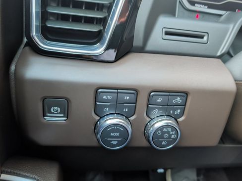 Used 2022 GMC Sierra 1500 Denali AWD/4WD image 27