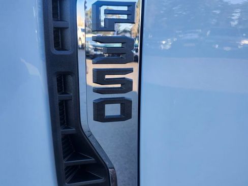 Used 2025 Ford F350 Lariat w/ Camper Package image 10