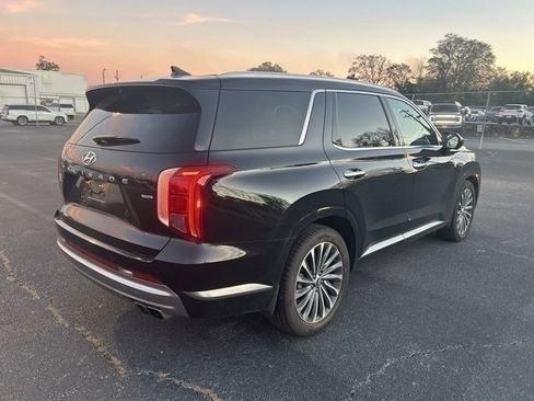 Used 2024 Hyundai Palisade Calligraphy image 4