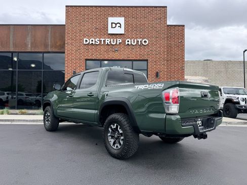 Used 2021 Toyota Tacoma TRD Off-Road w/ Technology Package AWD/4WD image 7