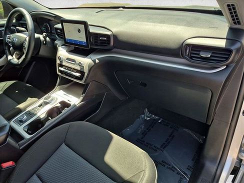 Used 2023 Ford Explorer XLT AWD/4WD image 29