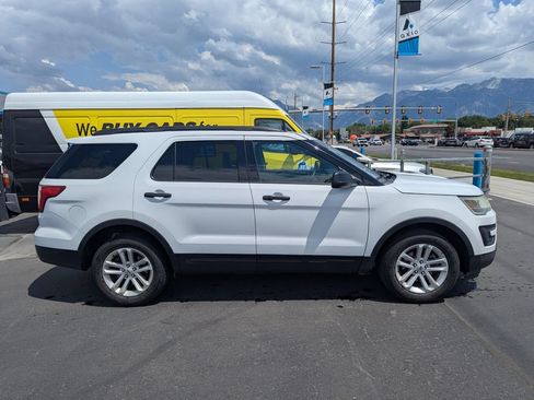 Used 2016 Ford Explorer 4WD image 2