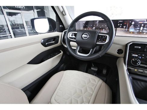 New 2025 Nissan Armada Platinum image 8