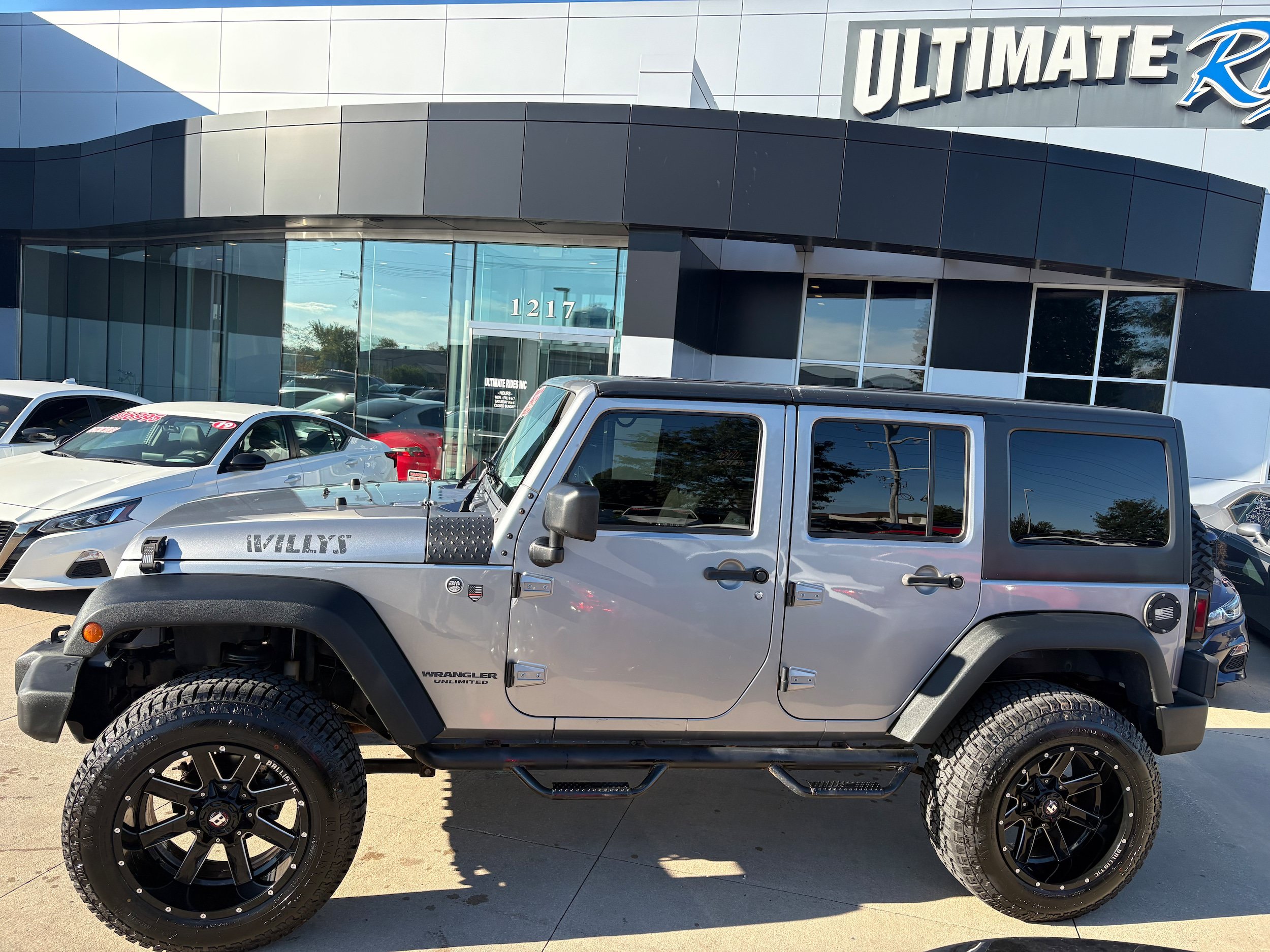 Used 2017 Jeep Wrangler Unlimited Sport AWD/4WD image 2