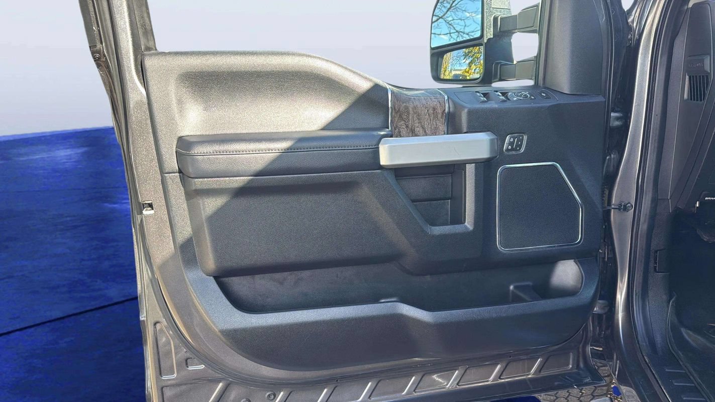 Used 2019 Ford F350 Lariat w/ Lariat Value Package AWD/4WD image 20