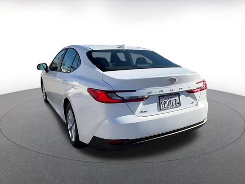 Used 2025 Toyota Camry LE image 11
