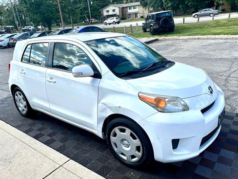 Used 2013 Scion xD image 2