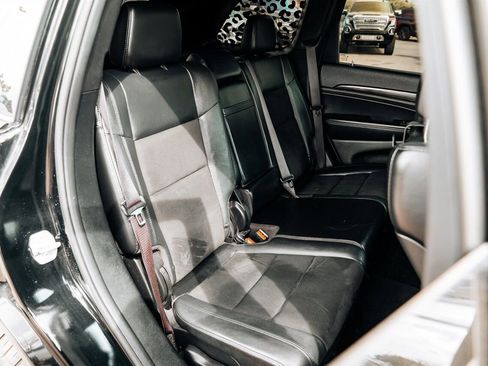 Used 2019 Jeep Grand Cherokee Altitude image 41