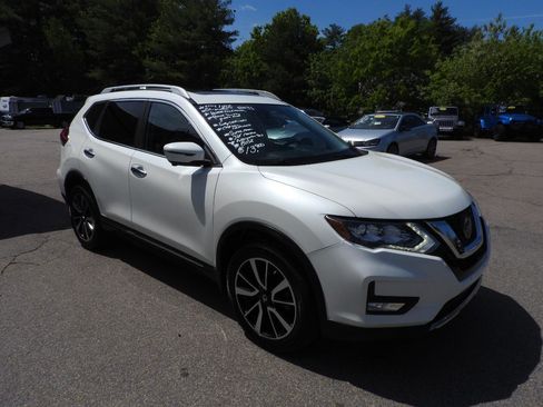Used 2019 Nissan Rogue SL w/ Premium Package AWD/4WD image 2