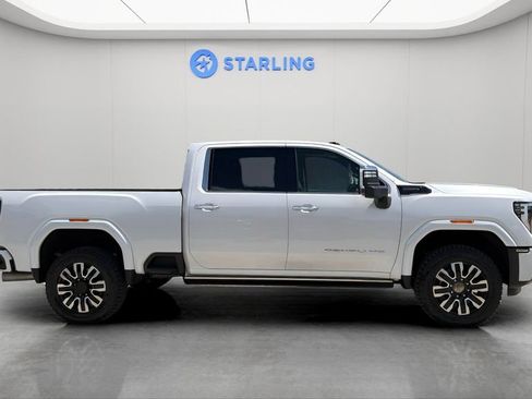 Certified 2024 GMC Sierra 3500 Denali Ultimate AWD/4WD image 11