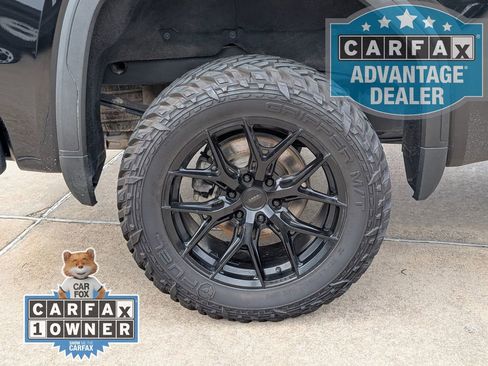 Used 2023 GMC Sierra 1500 AT4 w/ Technology Package AWD/4WD image 6