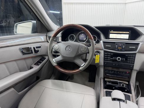 Used 2010 Mercedes-Benz E 350 E 350 Sedan 4D image 15