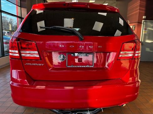 Used 2018 Dodge Journey SE w/ Blacktop Package image 11