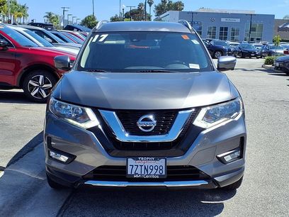 Used 2017 Nissan Rogue SL