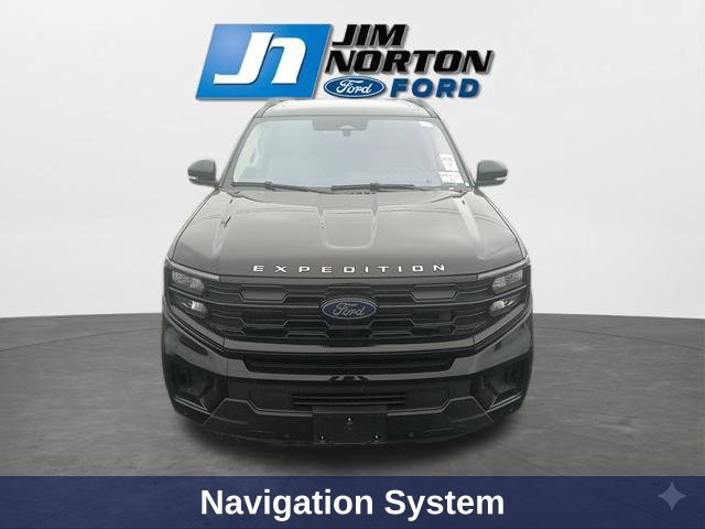 Used 2025 Ford Expedition Active AWD/4WD image 3