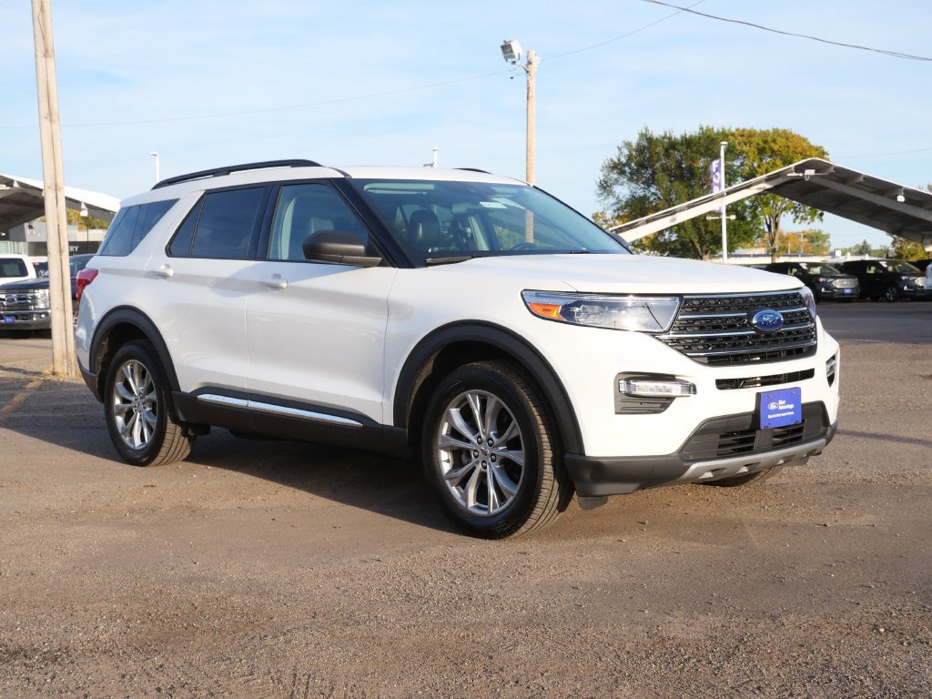 Certified 2020 Ford Explorer XLT w/ Equipment Group 202A AWD/4WD image 1