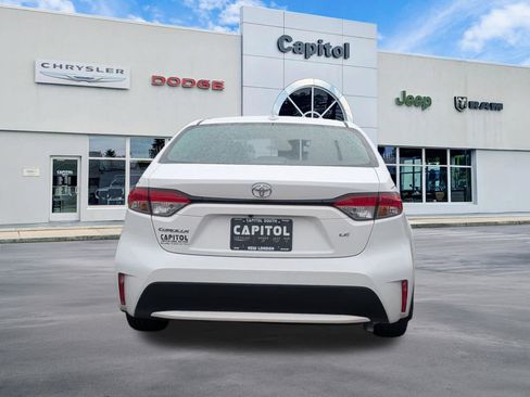 Used 2020 Toyota Corolla LE FWD image 4