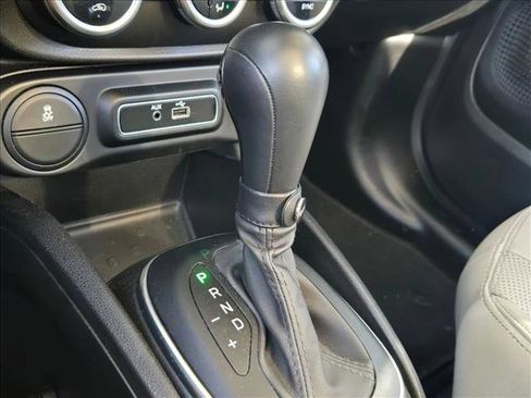 Used 2018 FIAT 500L Trekking w/ Popular Equipment Group image 17