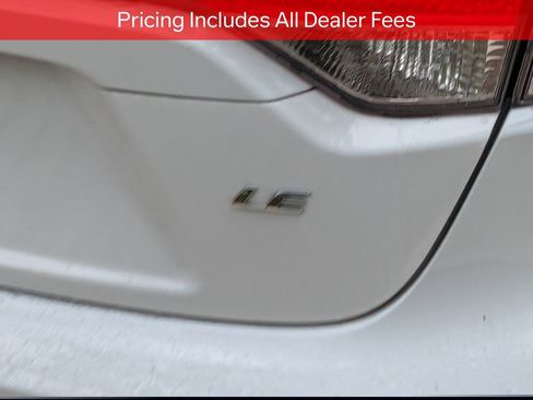 Used 2025 Toyota Corolla LE FWD image 7
