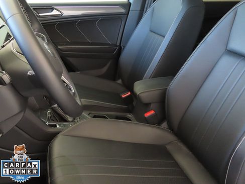 Used 2023 Volkswagen Tiguan SE R-Line image 12
