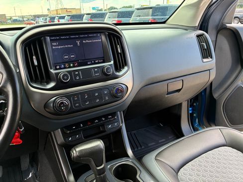 Used 2021 Chevrolet Colorado Z71 AWD/4WD image 19