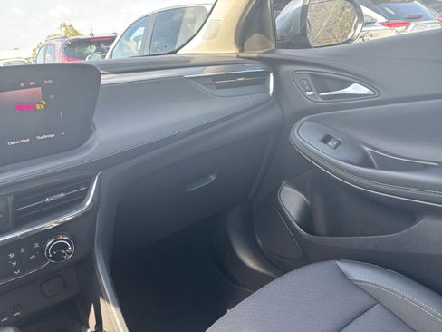 Used 2025 Buick Encore GX Preferred image 33