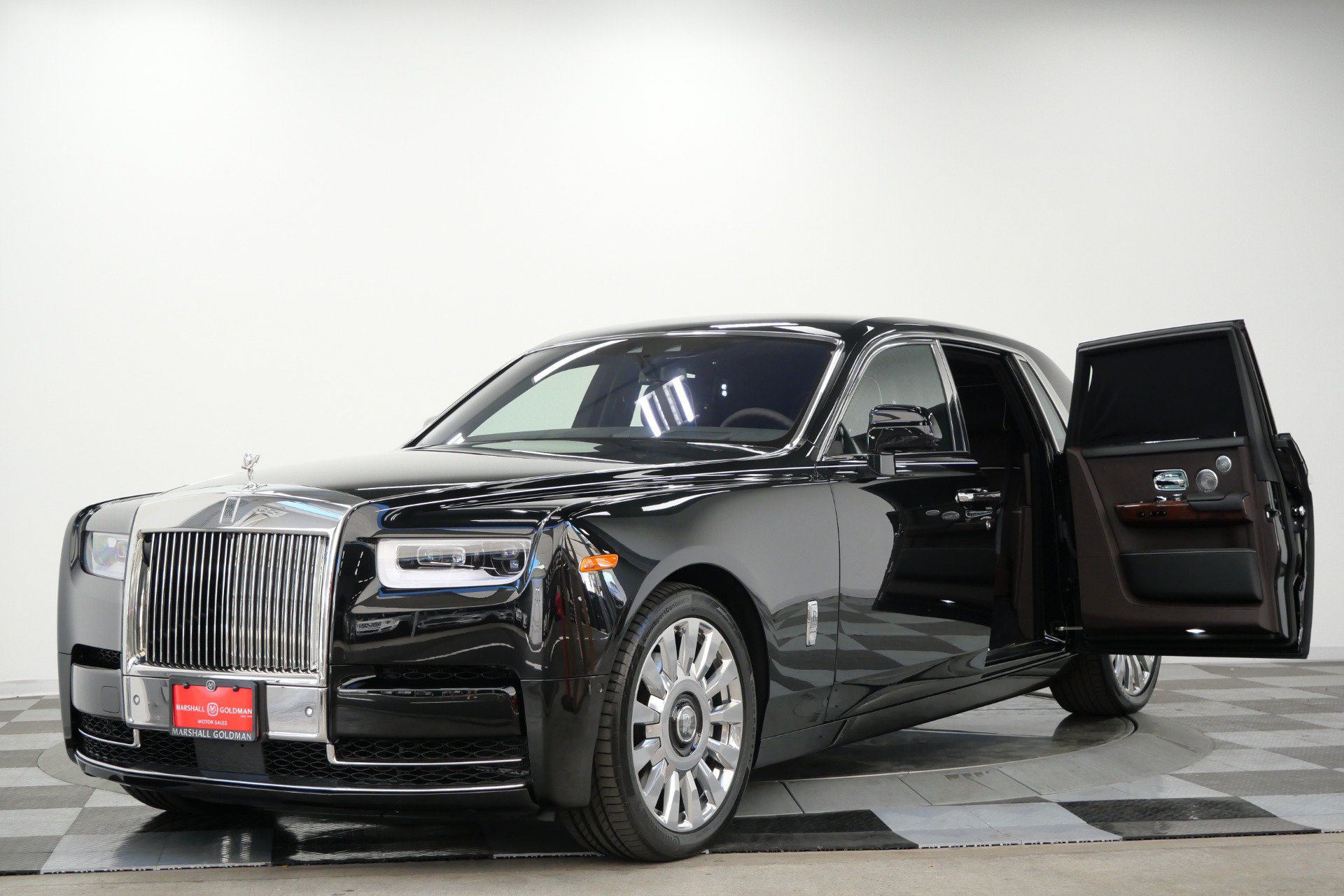 Used 2019 Rolls-Royce Phantom Sedan RWD image 5