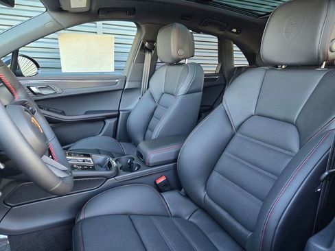 New 2026 Porsche Macan GTS image 5