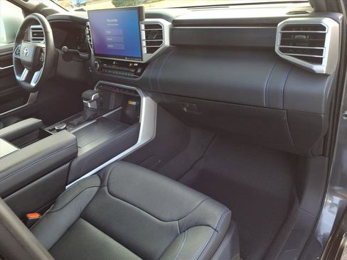 Used 2024 Toyota Tundra Platinum image 19