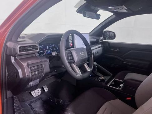 Used 2025 Toyota Tacoma TRD Sport AWD/4WD image 8