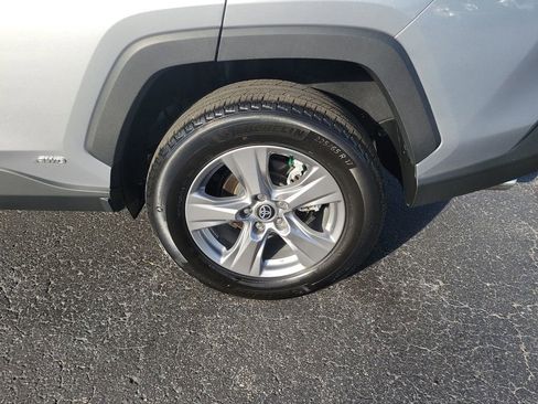 Used 2022 Toyota RAV4 XLE image 5