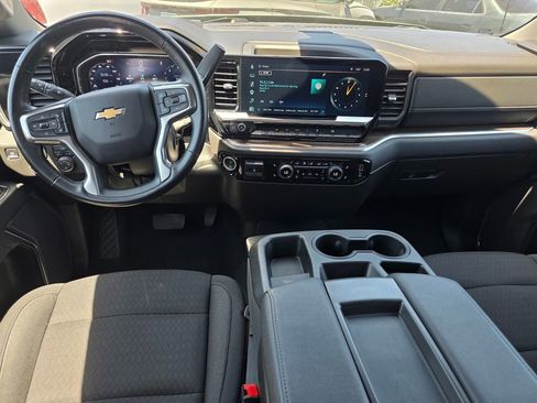 Used 2025 Chevrolet Silverado 1500 LT RWD image 18