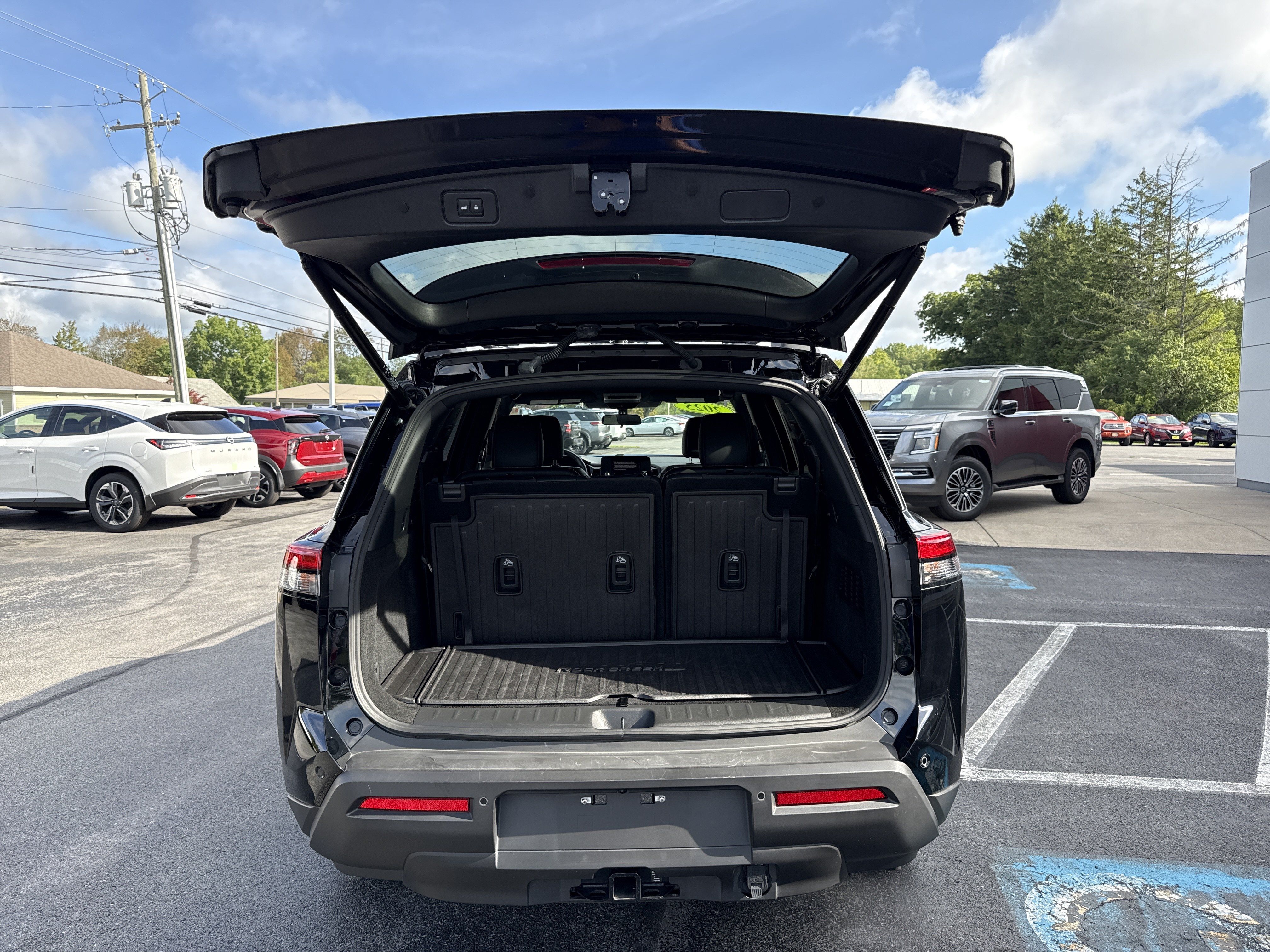 Certified 2025 Nissan Pathfinder Rock Creek AWD/4WD image 13