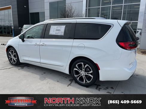 New 2026 Chrysler Pacifica Pinnacle FWD image 19