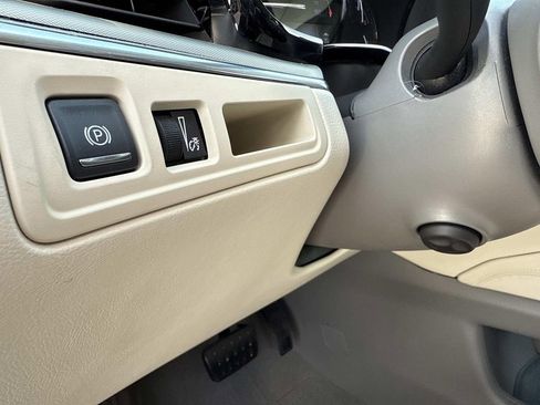 Used 2019 Cadillac XT5 Luxury image 31
