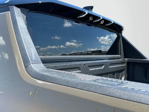 New 2025 GMC Hummer EV 3X image 9