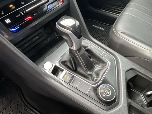 Used 2022 Volkswagen Tiguan SE R-Line image 24