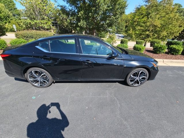Used 2024 Nissan Altima 2.5 SR FWD image 10