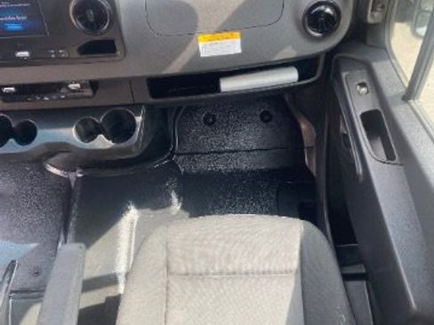 Used 2023 Mercedes-Benz Sprinter 2500 image 23