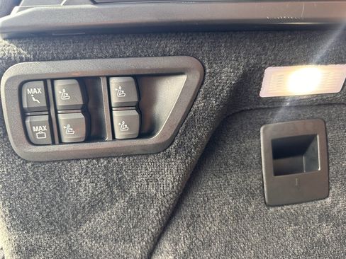 Used 2020 BMW X7 M50i image 12