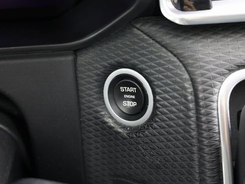 Used 2019 Land Rover Range Rover Velar S image 18