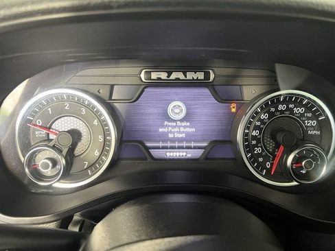 Used 2023 RAM 1500 Laramie AWD/4WD image 15