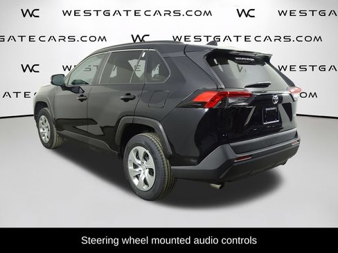 Used 2021 Toyota RAV4 LE FWD image 5