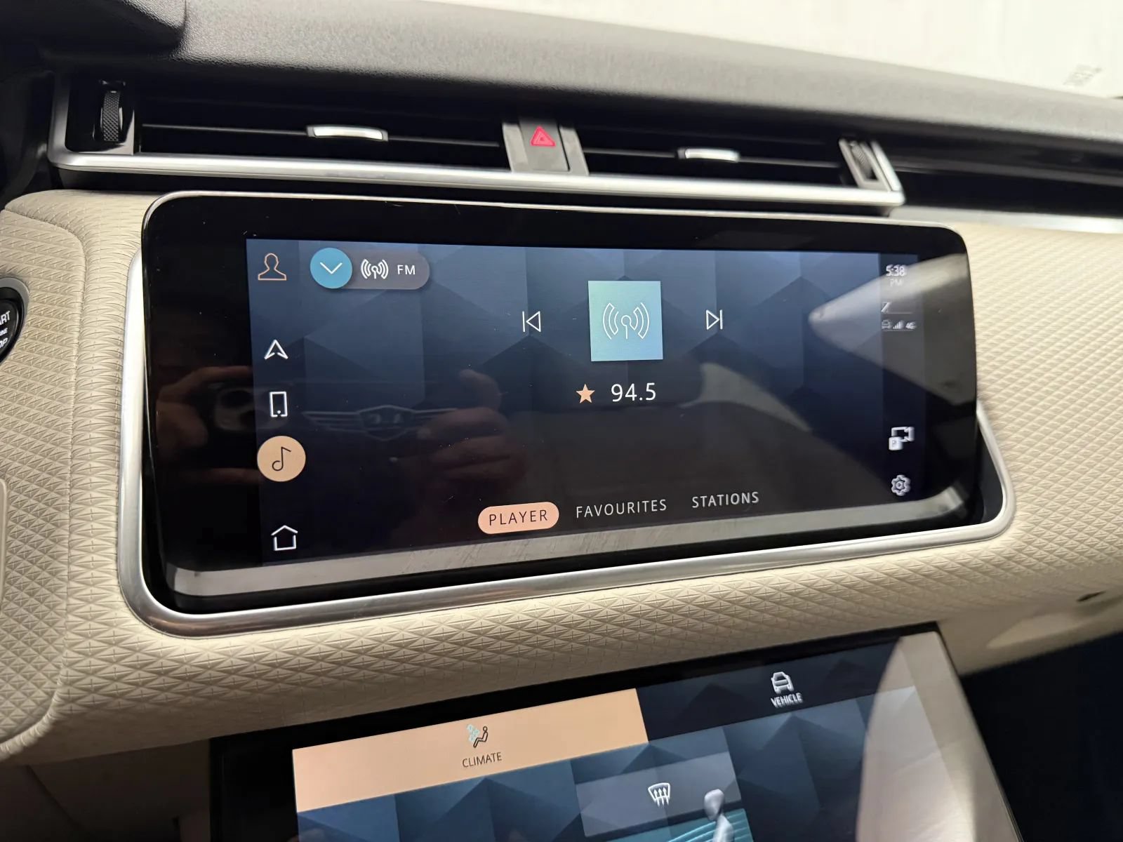 Used 2021 Land Rover Range Rover Velar R-Dynamic S AWD/4WD image 31